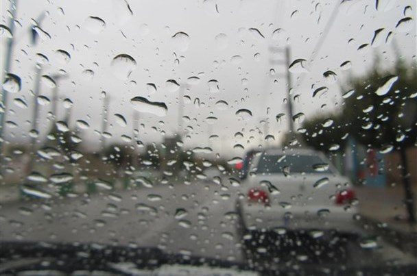 تمام جاده های استان سمنان باز و در اثر بارش‌ها لغزنده است