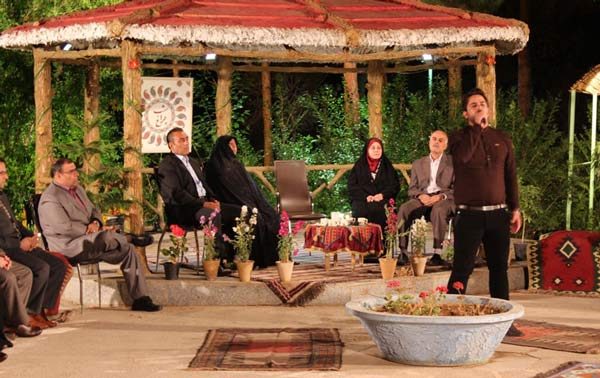 شب نشینی مفصل در شب یلدا با صدا و سیمای مرکز سمنان
