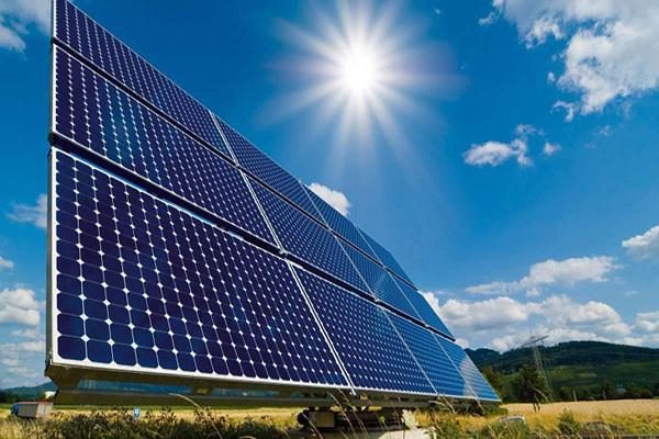 شرایط مساعد سمنان برای احداث نیروگاه‌های خورشیدی