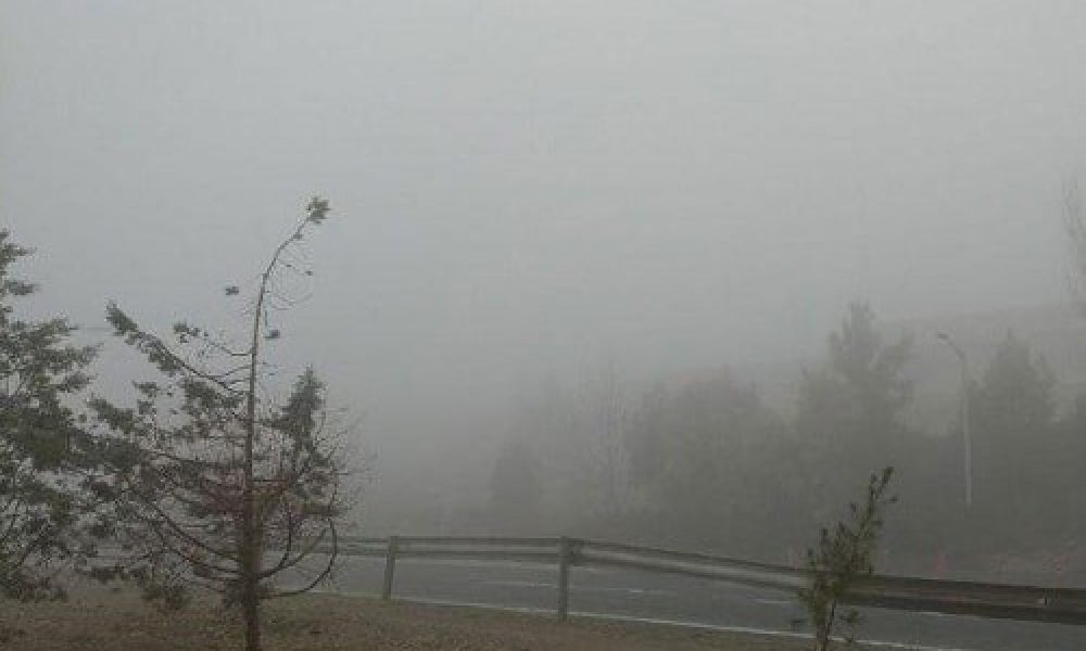 آسمان سمنان غبارآلود و مه آلود می‌شود