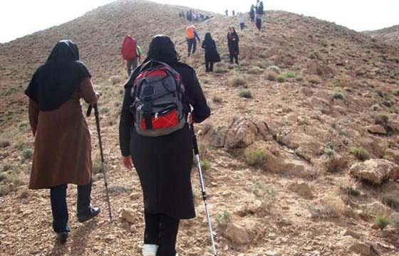 کوهپیمایی بانوان سمنانی در پارک کوهستان